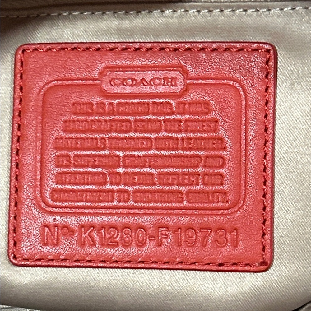 Coach Park Signature East-West Duffle K1280-F19731 GUC SEE ALL PHOTOS - Picture 2 of 14